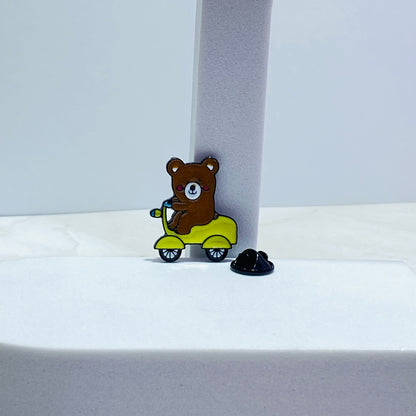 PIN OSO CON MOTOCICLETA