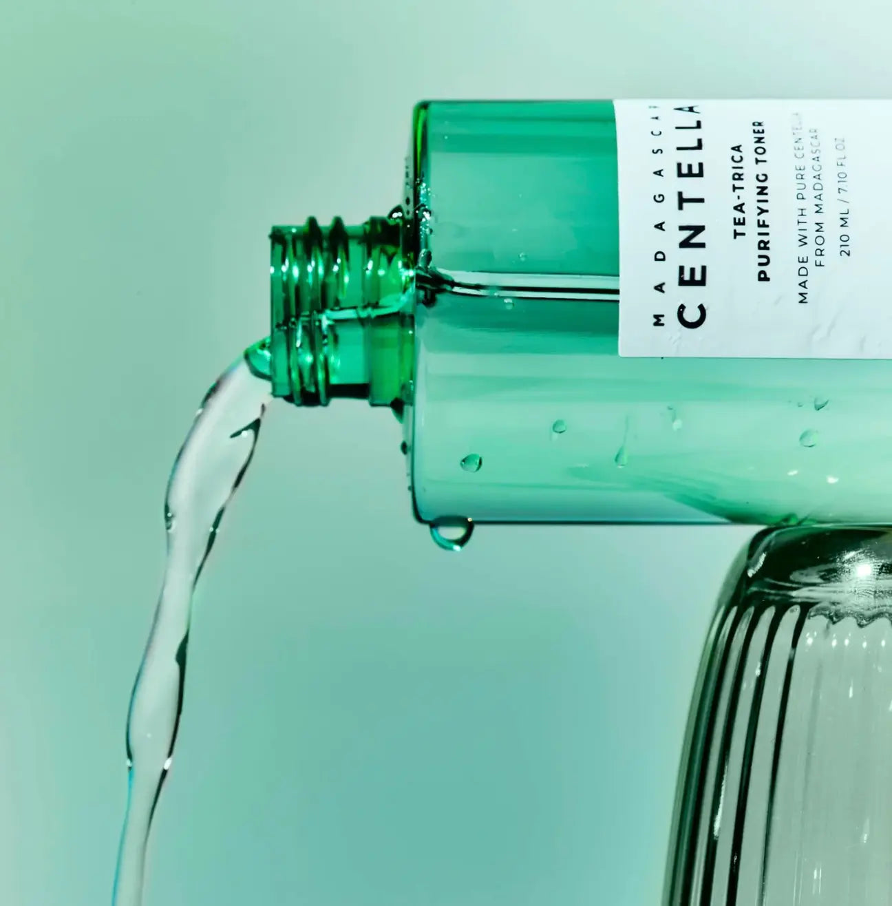 [Skin1004] TÓNICO PURIFICANTE MADAGSCAR CENTELLA TEA-TRICA 210 ml