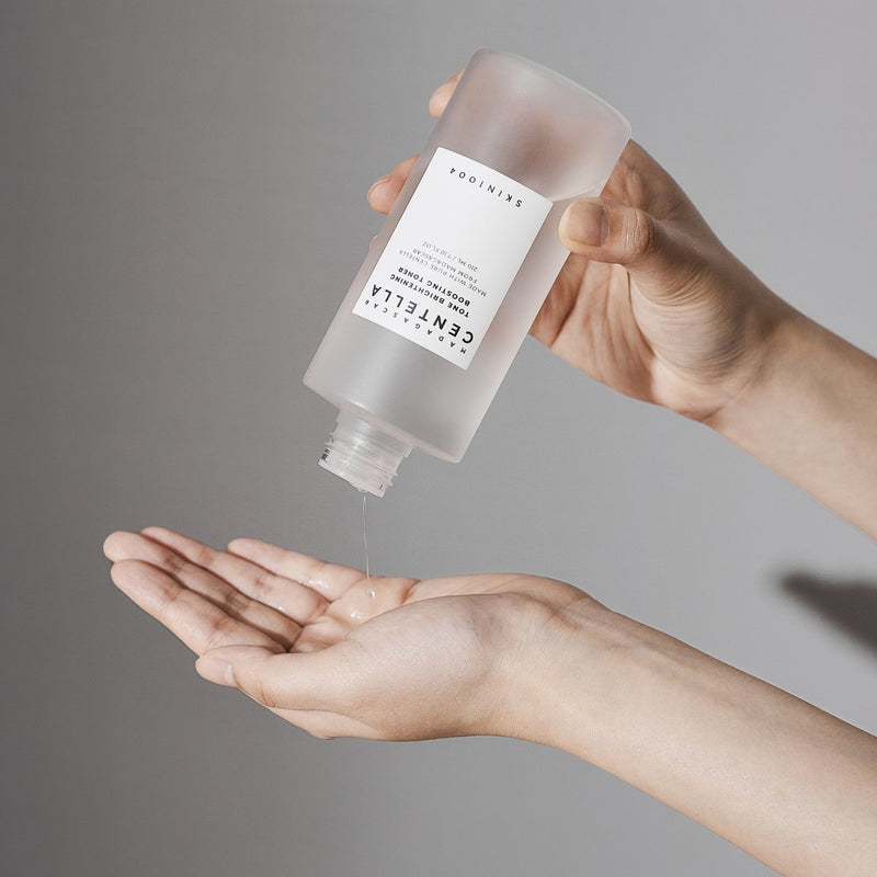 [Skin1004] Tónico iluminador y potenciador del tono con centella de Madagascar, 210 ml